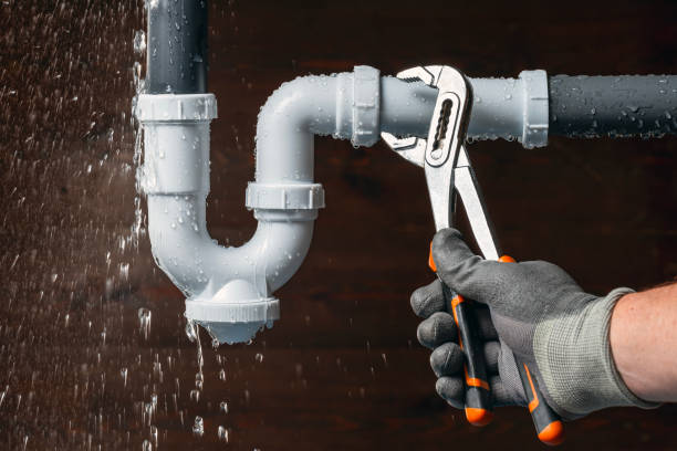 Professional Plumbing technician working in Kingsbury, TX